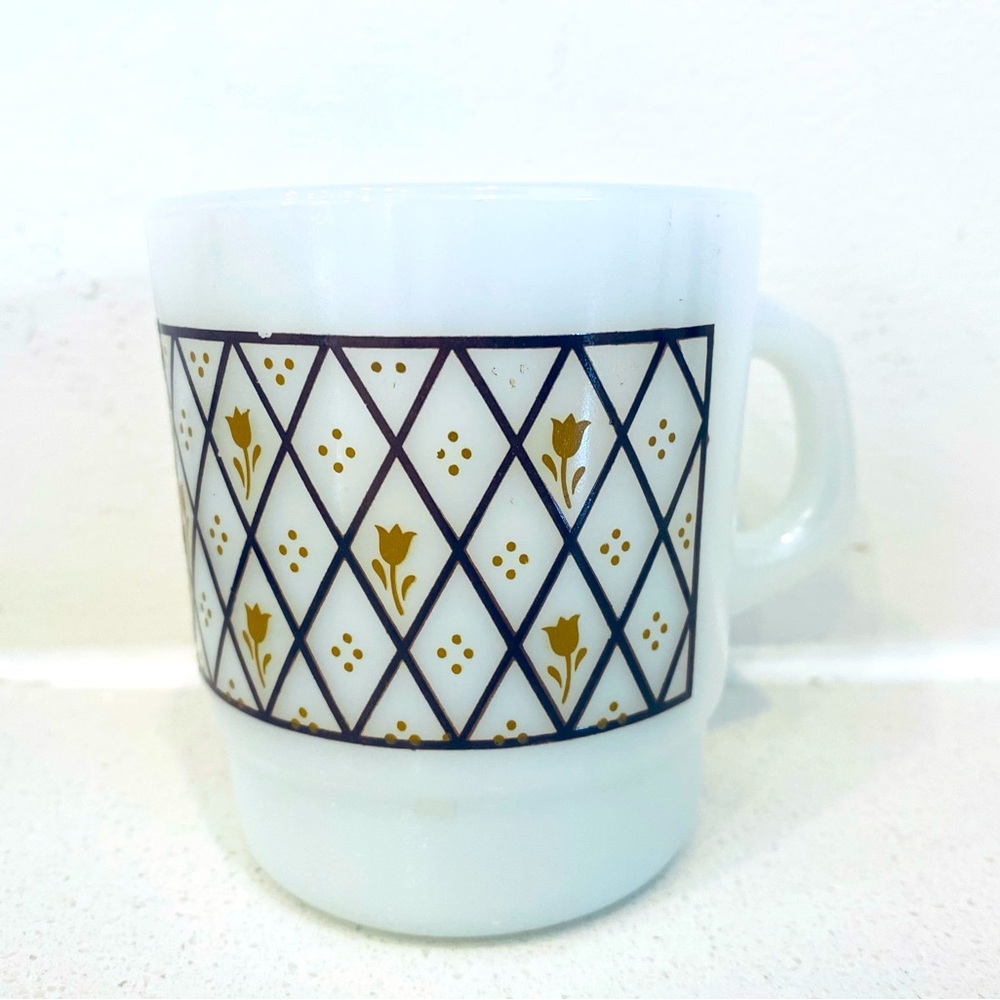 Vintage Termocrisa Milk Glass Stackable Mug.